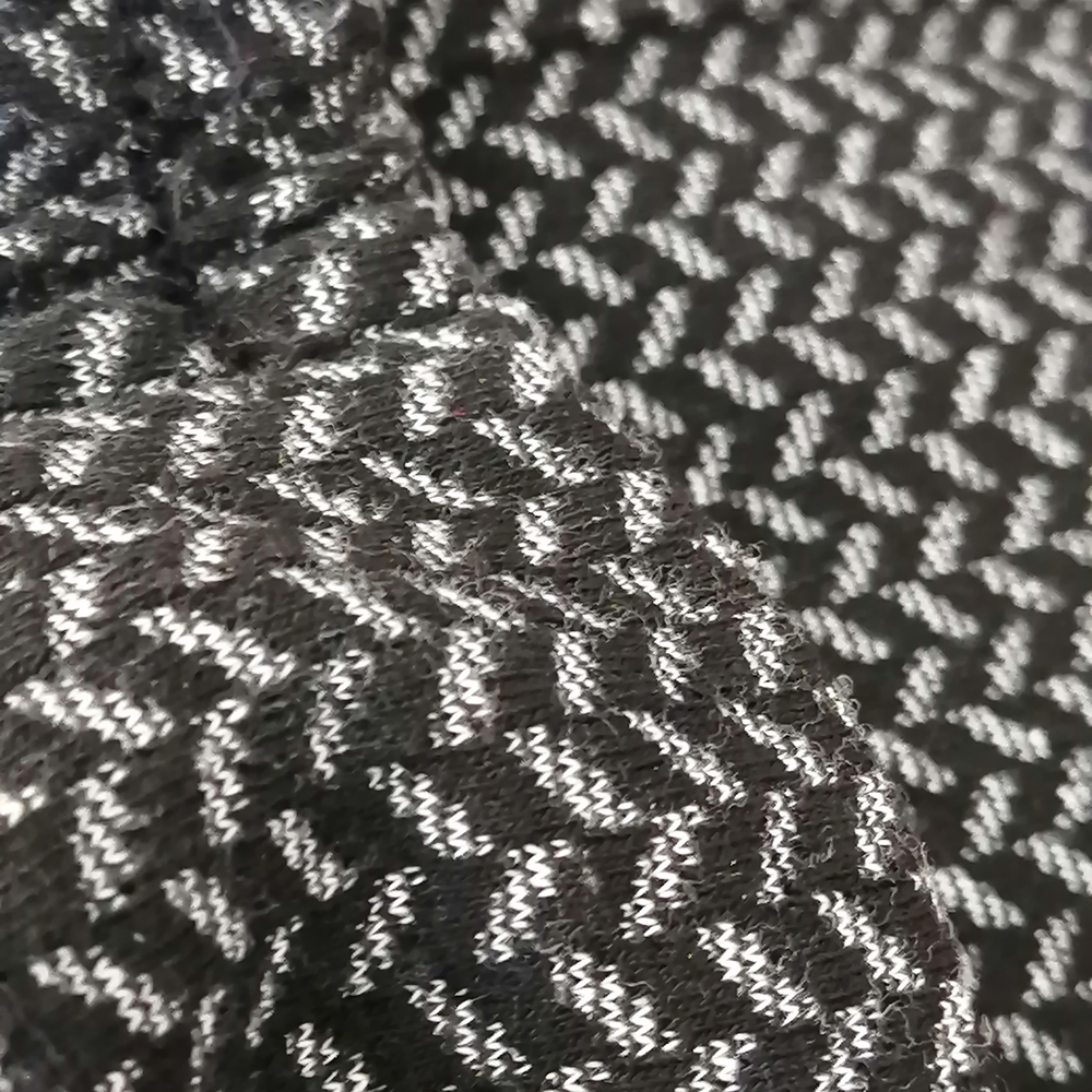 Chic Black and White Wide-Leg Pants - Picture 5 of 5